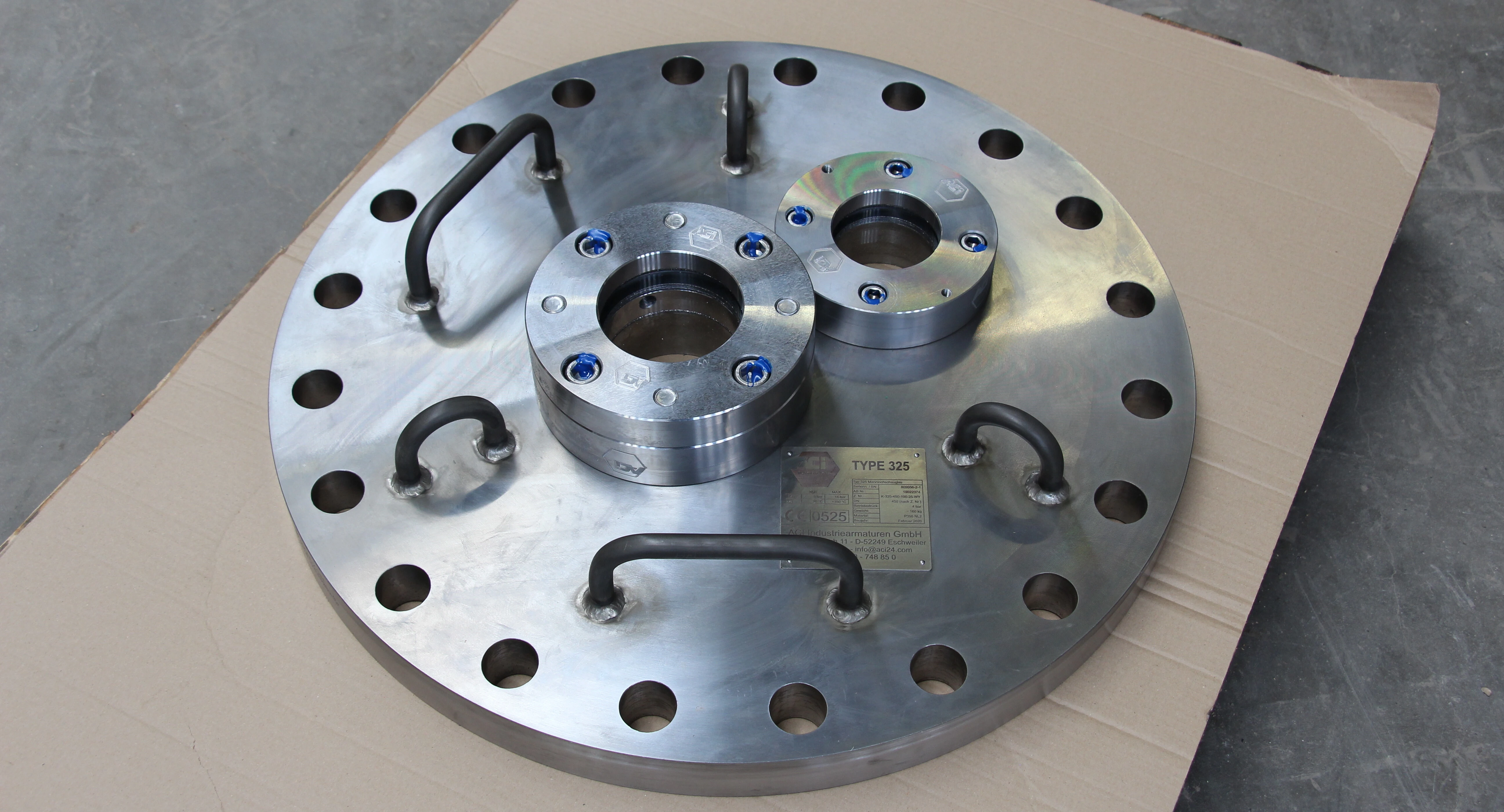 Manhole sight glasses