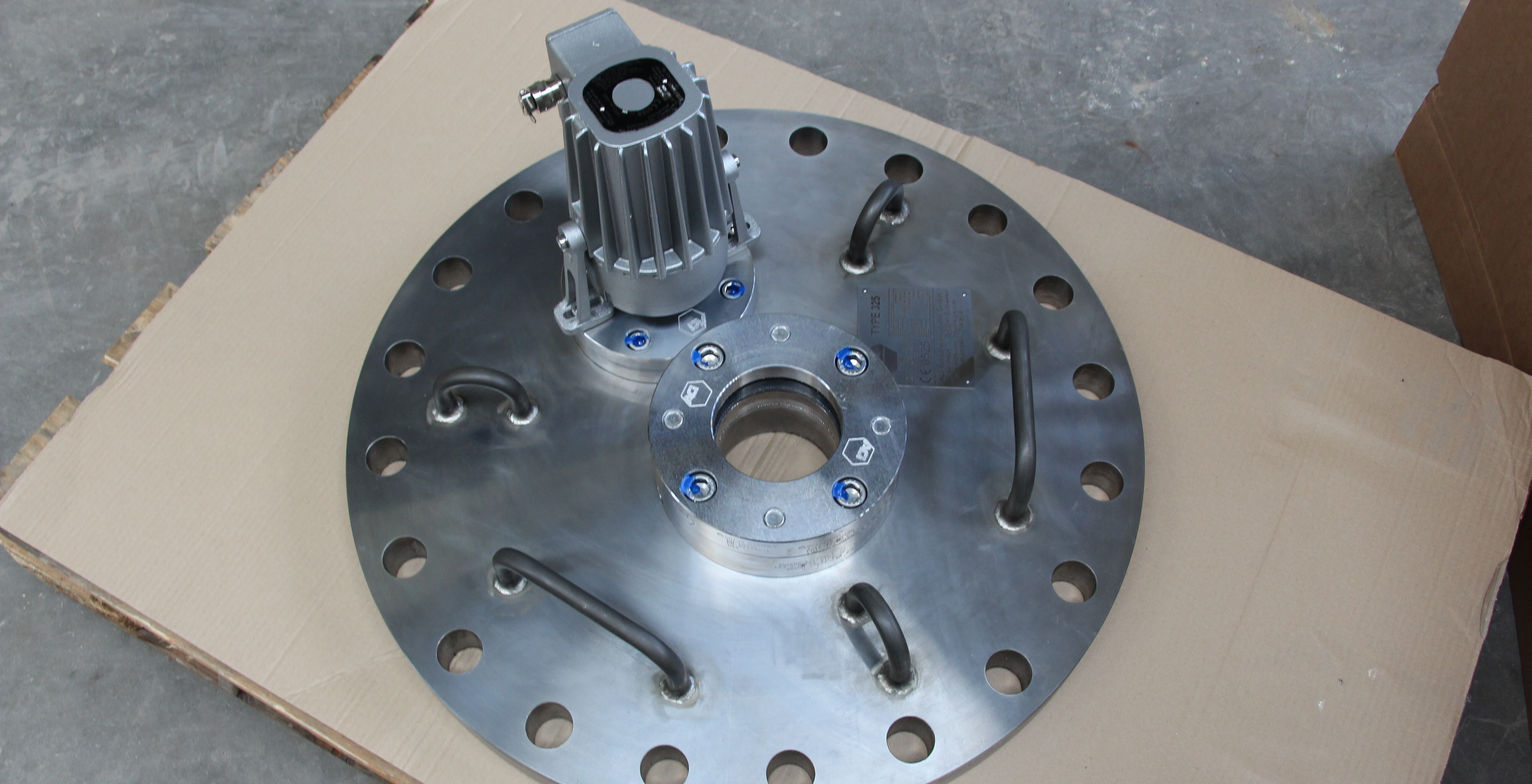 Manhole sight glasses