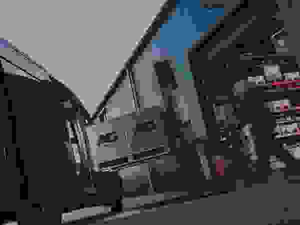 Loading from a pallet into a sprinter